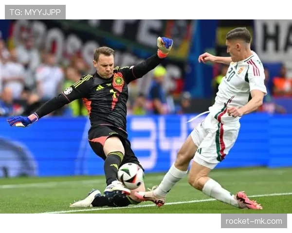 诺伊尔与卡西利亚斯:反应型和出击型门将风格对比分析 诺伊尔与卡西利亚斯:反应型和出击型门将风格对比分析