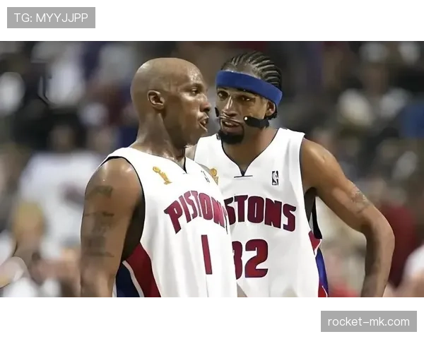 比卢普斯突破组织转变球队节奏，关键时刻助活塞拉开差距