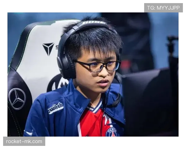 康纳刚去健身房两分钟就被教练叫停了？这也太不像训练狂了吧！